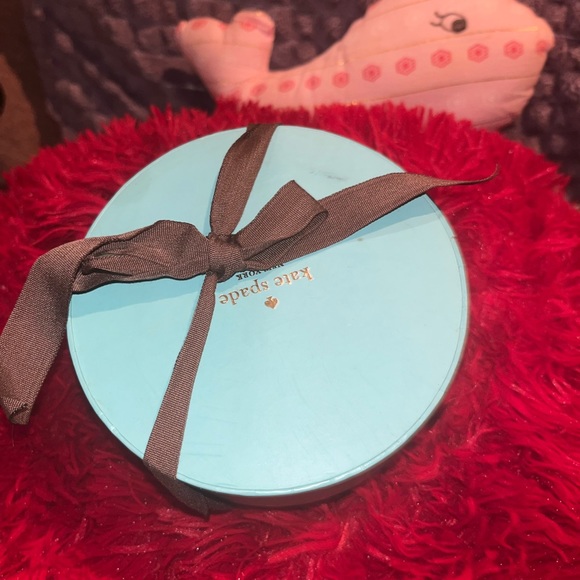 Lovely one of a kind Kate spade bangle bracelet; pristine condition; never worn - Picture 3 of 4